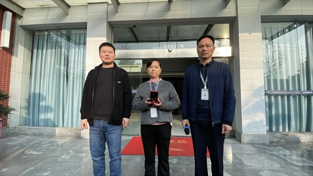  一份神秘礼物，见证了一位老员工与蓝景近20年的共同成长！