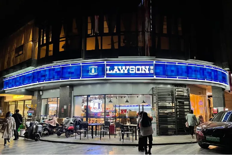  不只是照亮，蓝景拆解便利店灯光如何无声引导消费！